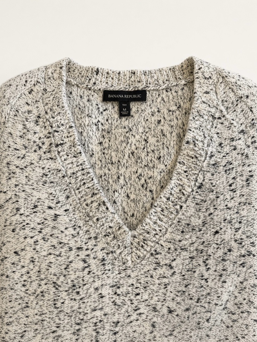 Banana Republic Womens Speckled Marled Knit V-Neck Sweater Gray/White-EUC Medium